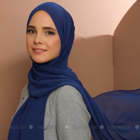 Chiffon Hijabs - Picture 1 of 2